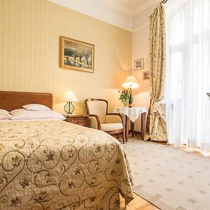 Pokój z łóżkiem king-size
